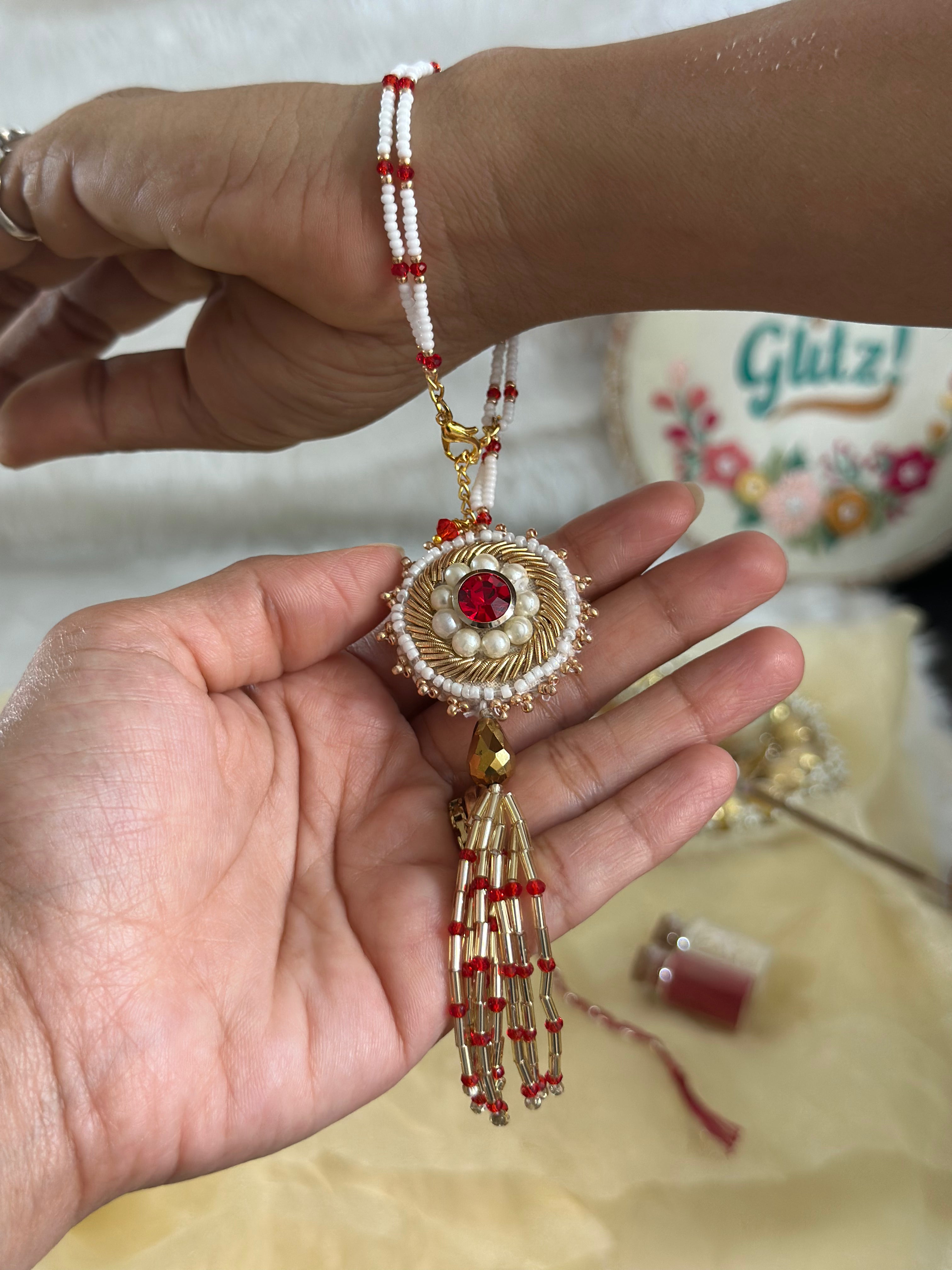 Sunheri classy rakhi