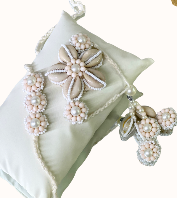 Ivory shell Rakhi set